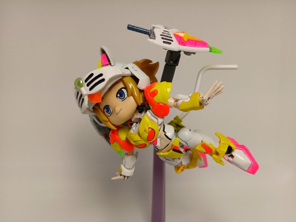 びゅーん。素体が良く動くので、様々なポージングが可能です。