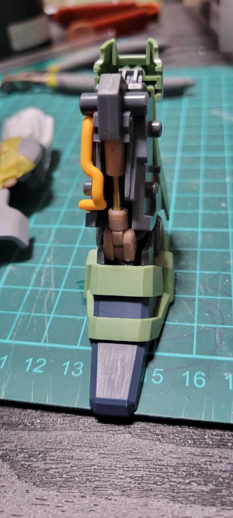 足のシリンダー工作です。なんと組み立てると見えません!