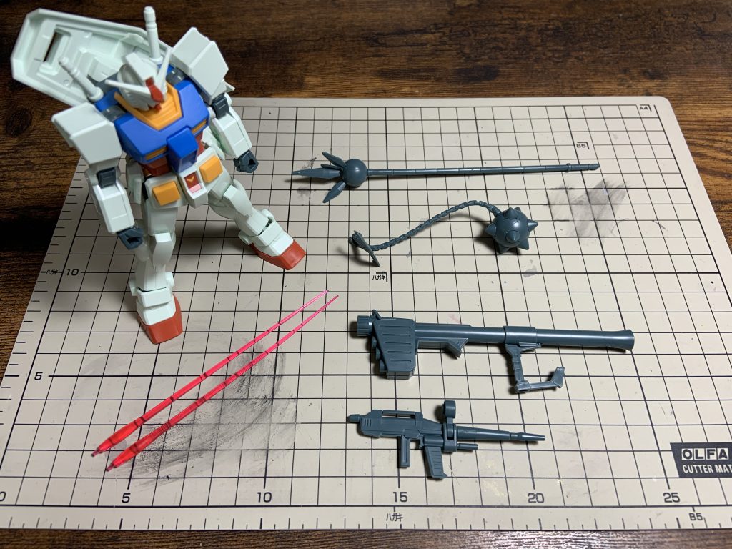 キット封入物。ハイパーハンマーとビームジャベリンは作らず、その代わりにバズーカを2丁用意。