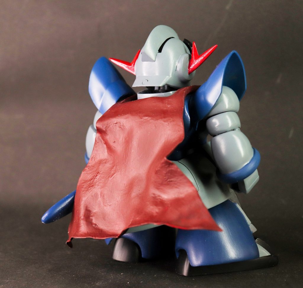 マントはプラ板で作成。アンデッドということでマント表面にテクスチャ追加して汚れた感じを出してみました。