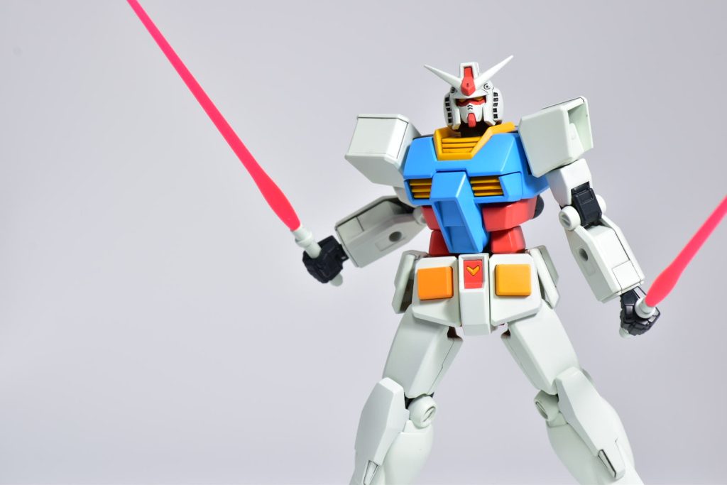 Wビームサーベル。地味に塗装はこだわって、先端に向けて蛍光ピンクをグラデーションかけて塗っています。