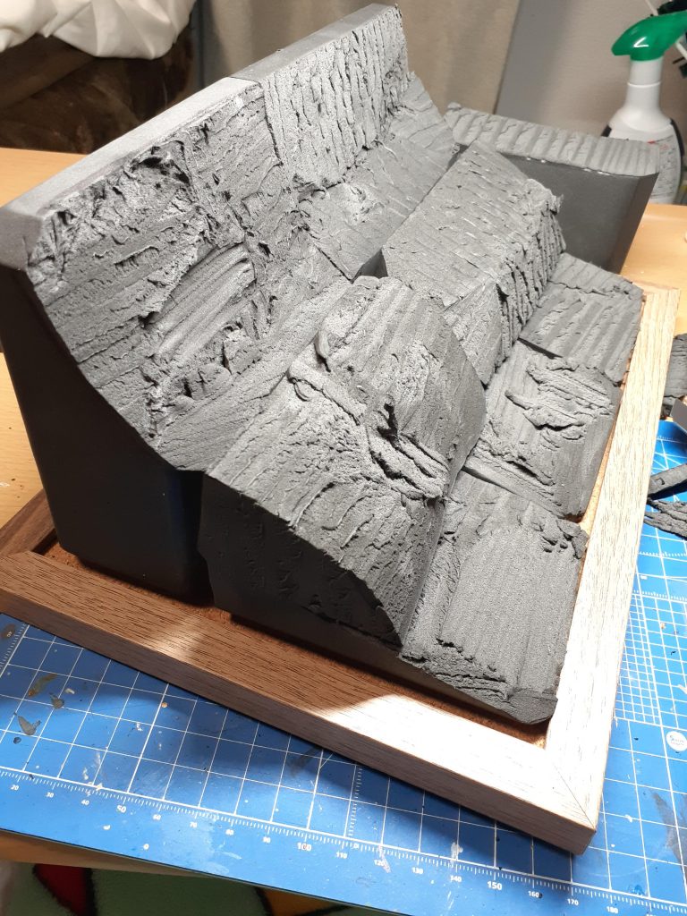 コルクボードとスポンジブロックで土台作製。