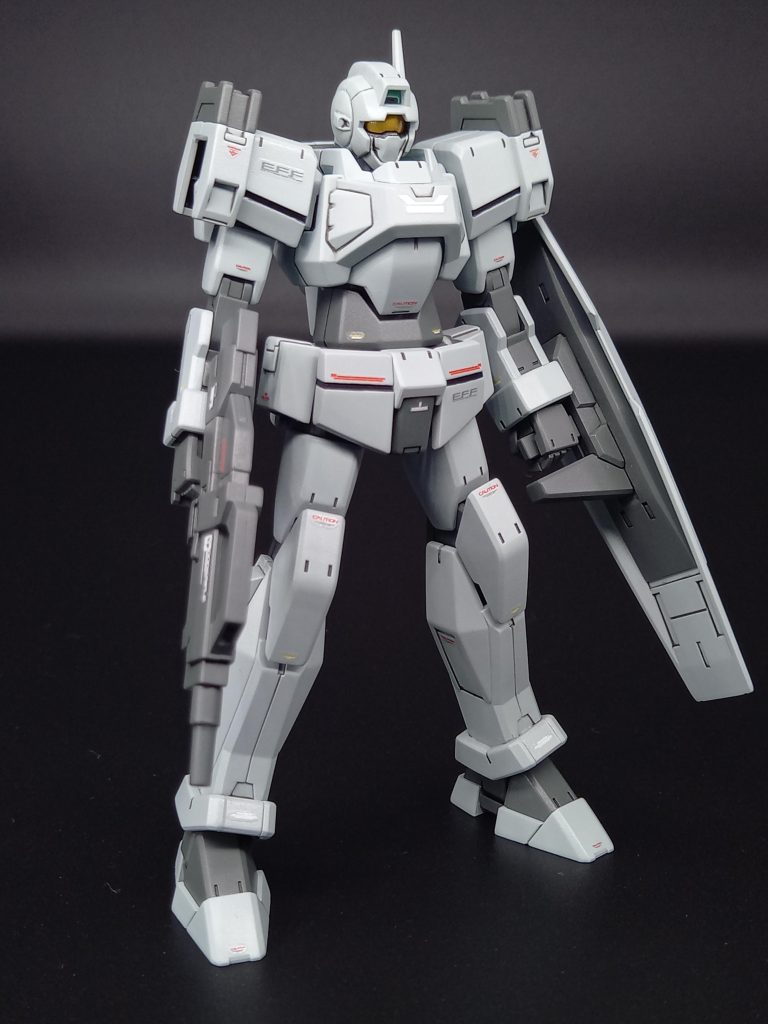 カラーリングは見ての通りジムカスタムを参考に塗装しました✨