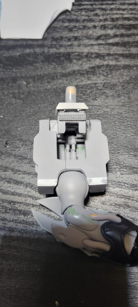 ほぼ見えませんがシリンダー工作