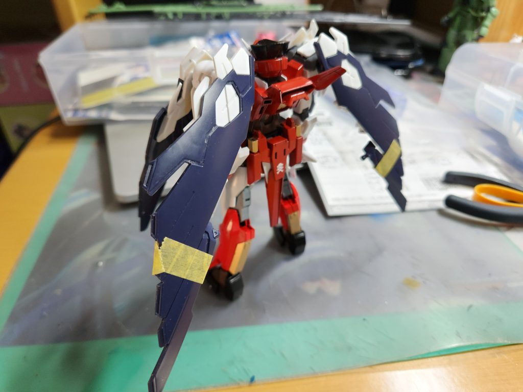 今回作品紹介部分で触れていませんが、実はフルクロスの後ろ側のパーツを延長しています。これにより少しでもミソジエディションのような上着の感じを再現しました。