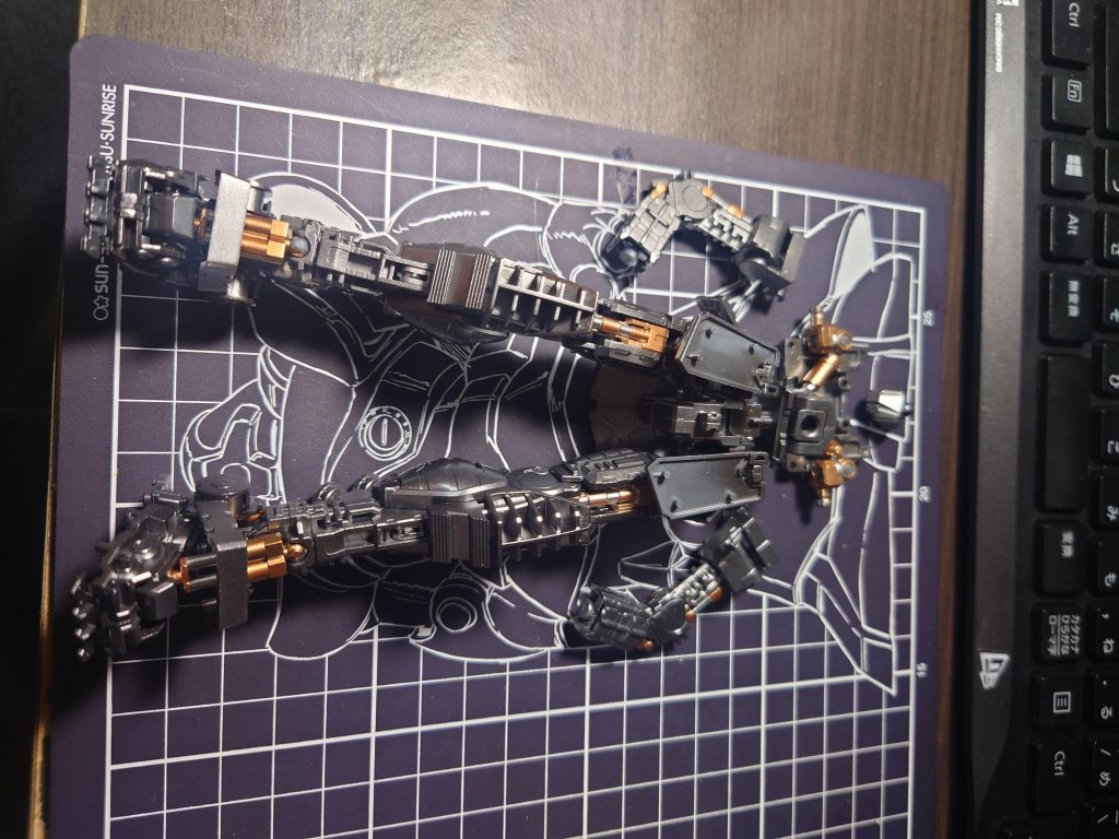 いつも通りにフレームはスターブライトアイアンとスターブライトジュラルミンで塗りわけ