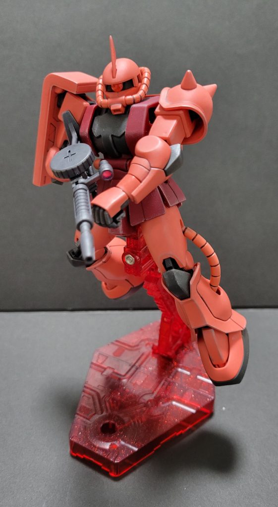 もっとキツくウェザリングしても良いとも思いましたが、まだMSVのシャアザクがあるのであえてアニメ風にステッカーは貼らずに作りました。