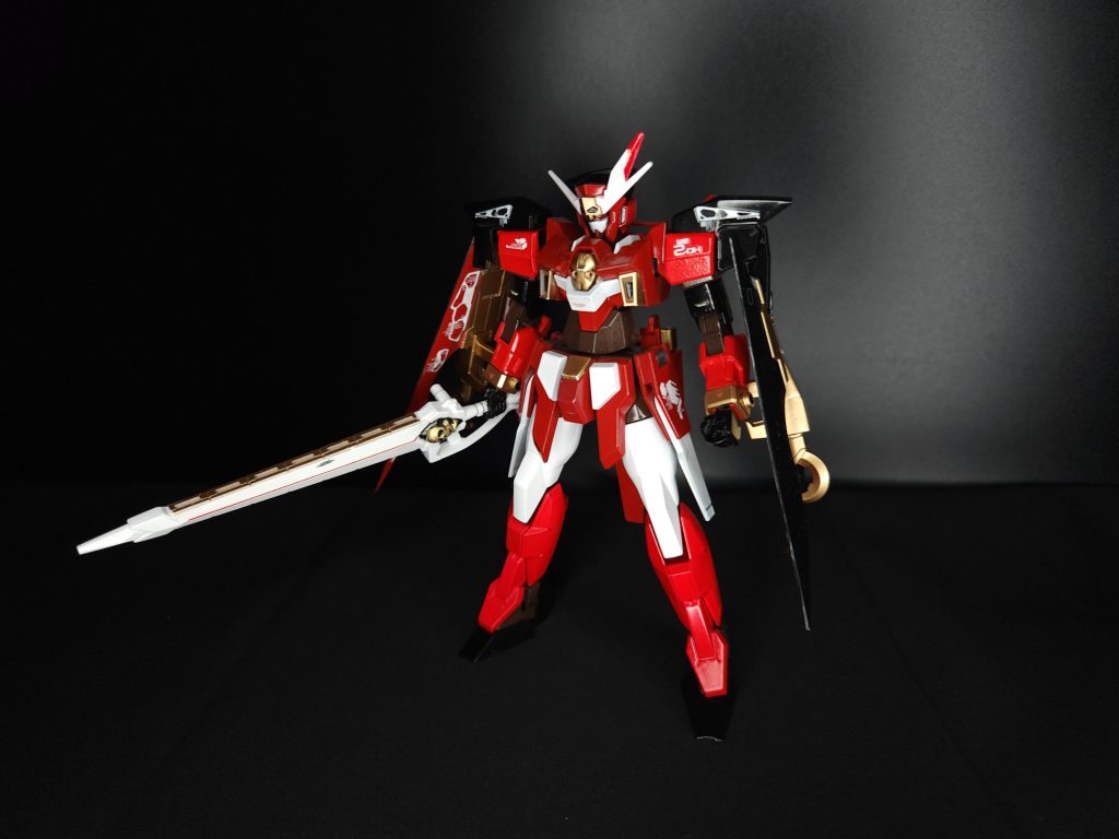 制作過程は以上になりますが最後にオマケの写真を。クロスボーンガンダムX1改・改のような感じのガンダムAGE-2ダークハウンド改になります。とは言っても腕がフルクロス基準のものになっているのと、武装がムラマサブラスターとビームサーベルになっているだけですが。という訳で以上になります。これでホロライブ3期生の強化機体も2機目になりました。次の強化は……何になるぺこだろうね?🐰
