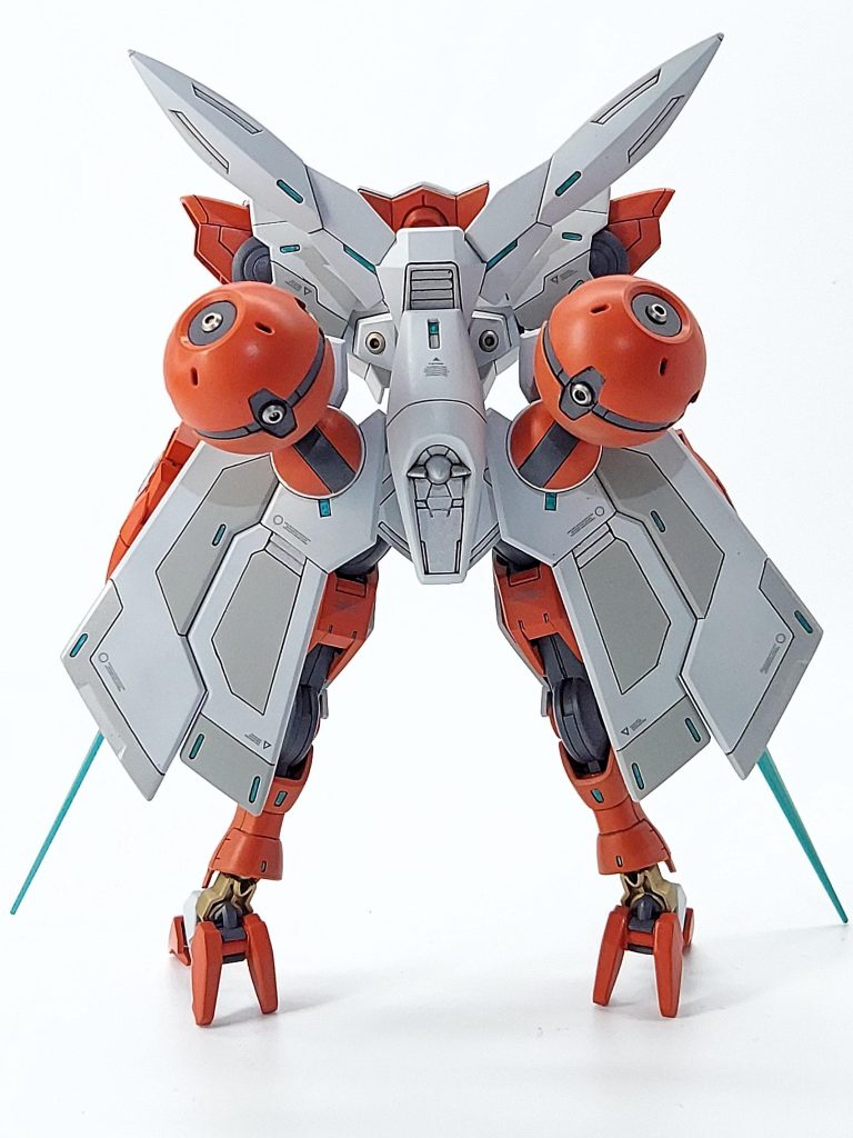 本体、バックパック共にスジボリやフィンディテールの彫込みで情報量を増やしました