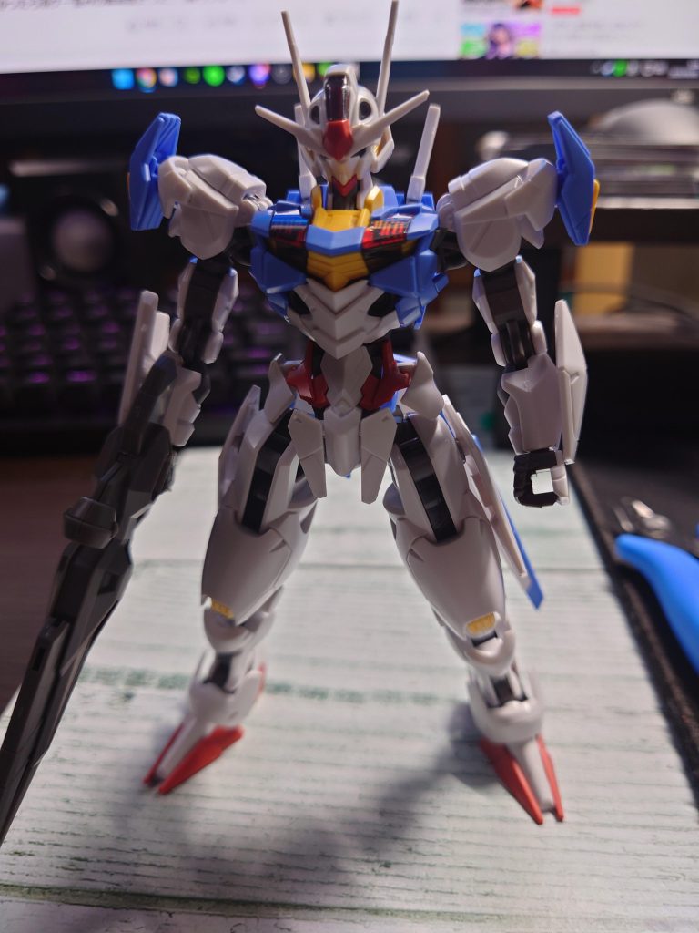 脚関節左右交換全高が伸びて、腰の細さと脚の長さが合ってていいですね！