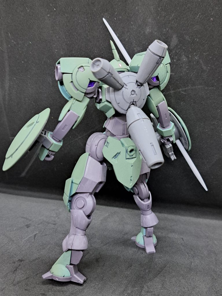 スミ入れはグレーの極細ペンで控えめに。