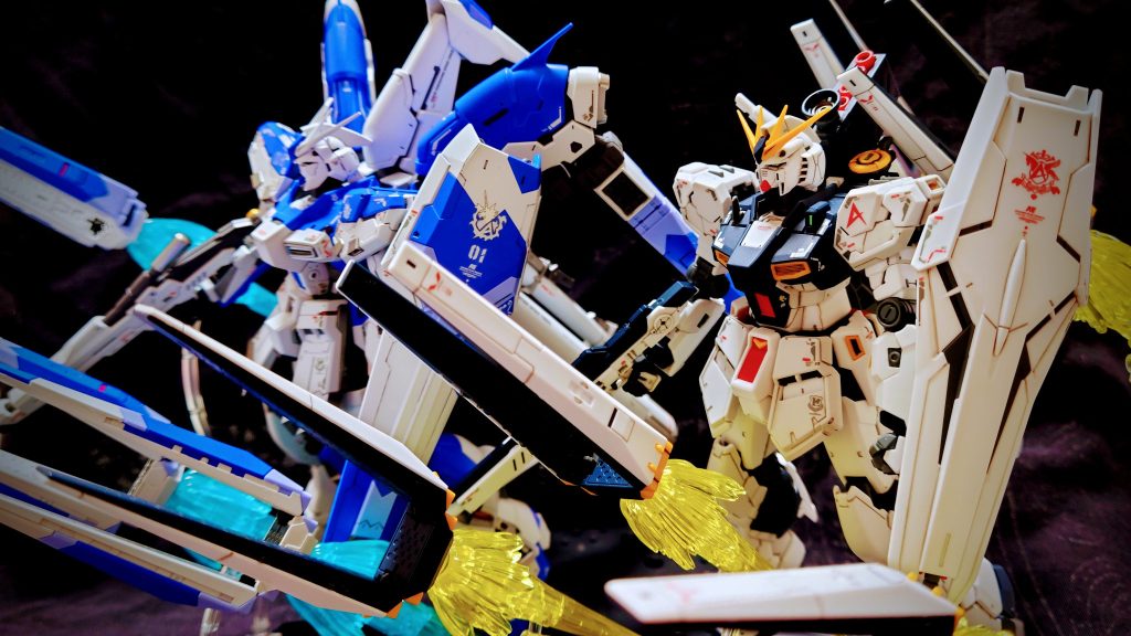 僚機は以前制作で未アップのRG Hi-νガンダム