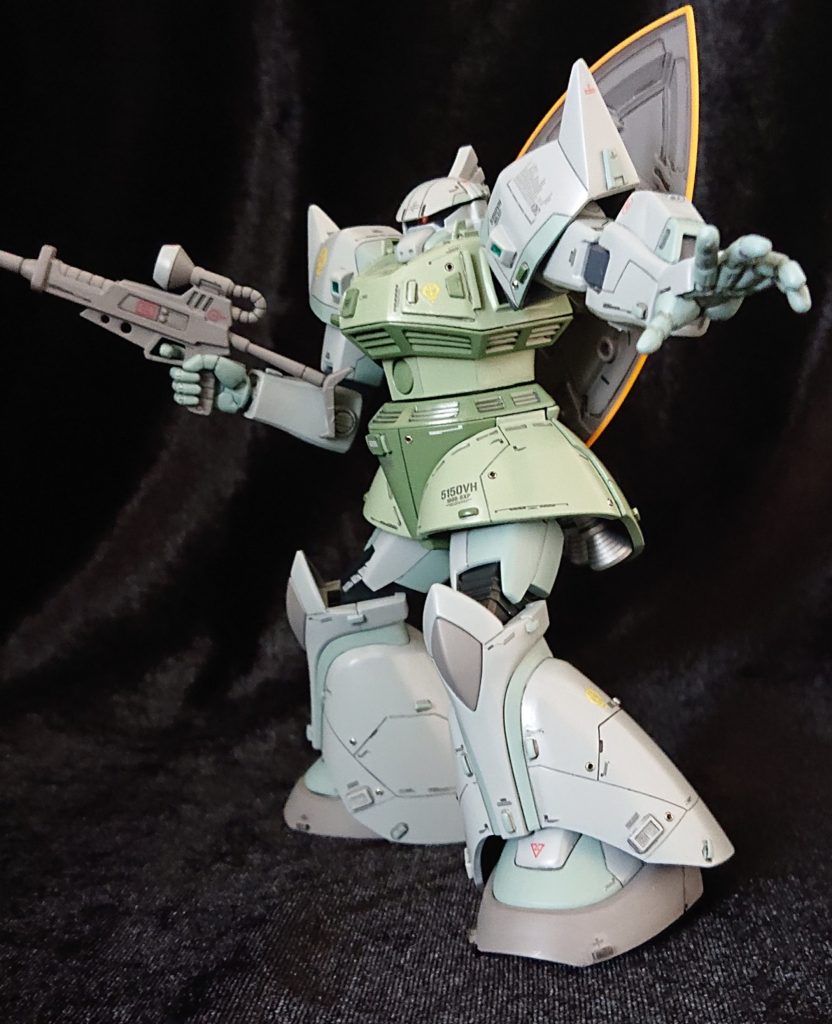 平手は使い勝手がよく、飛躍的にアクションポーズが決まるから好き。