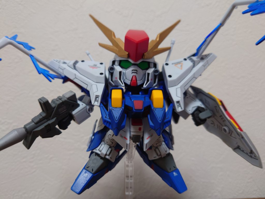 デカールは必要最小限のみ。マフティのマークのあまりがなかったので…アナハイムを貼りました。製造元だしまあいっか、と(笑)