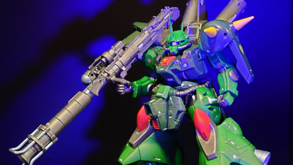 ゲポーンモノアイもっと明るくしたかったですねそれとモノアイのすぐ上のセンサーをちゃんと表現しておけばよかったと後悔しております