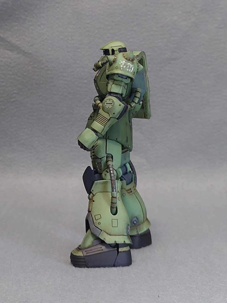 スミ入れは茶色系でサビやら煤やら砂埃やら施してます。