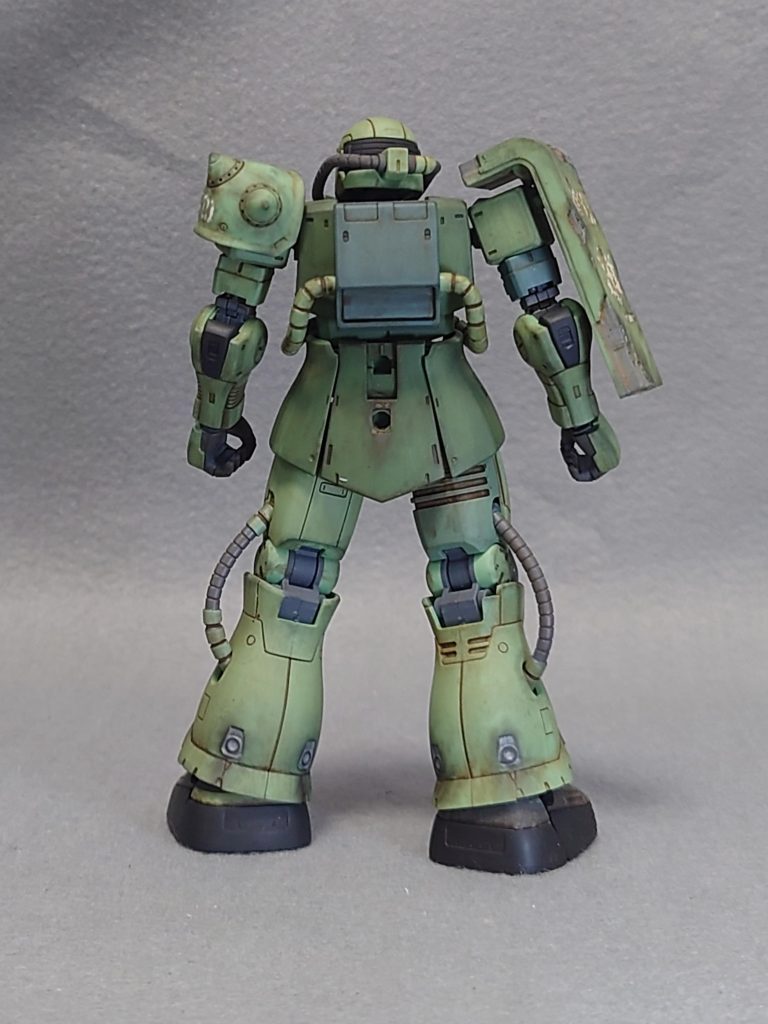 脚部のバーニアノズルも部分塗装をしてウェザリングマスターのススを周りに塗りました。