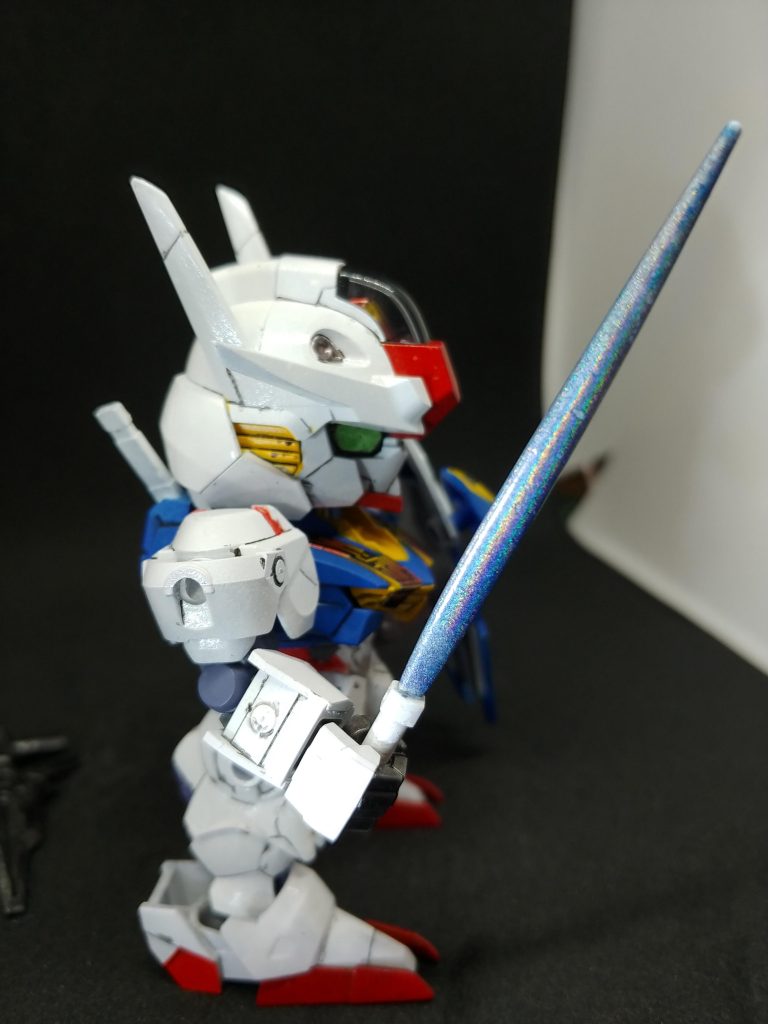 ビームサーベルを何か透明感でないかやってて失敗しって汚くなり、修正能力無いのでマーカーホロレッドごまかし、結果そんな悪くもないかなと、ビーム感ないけど