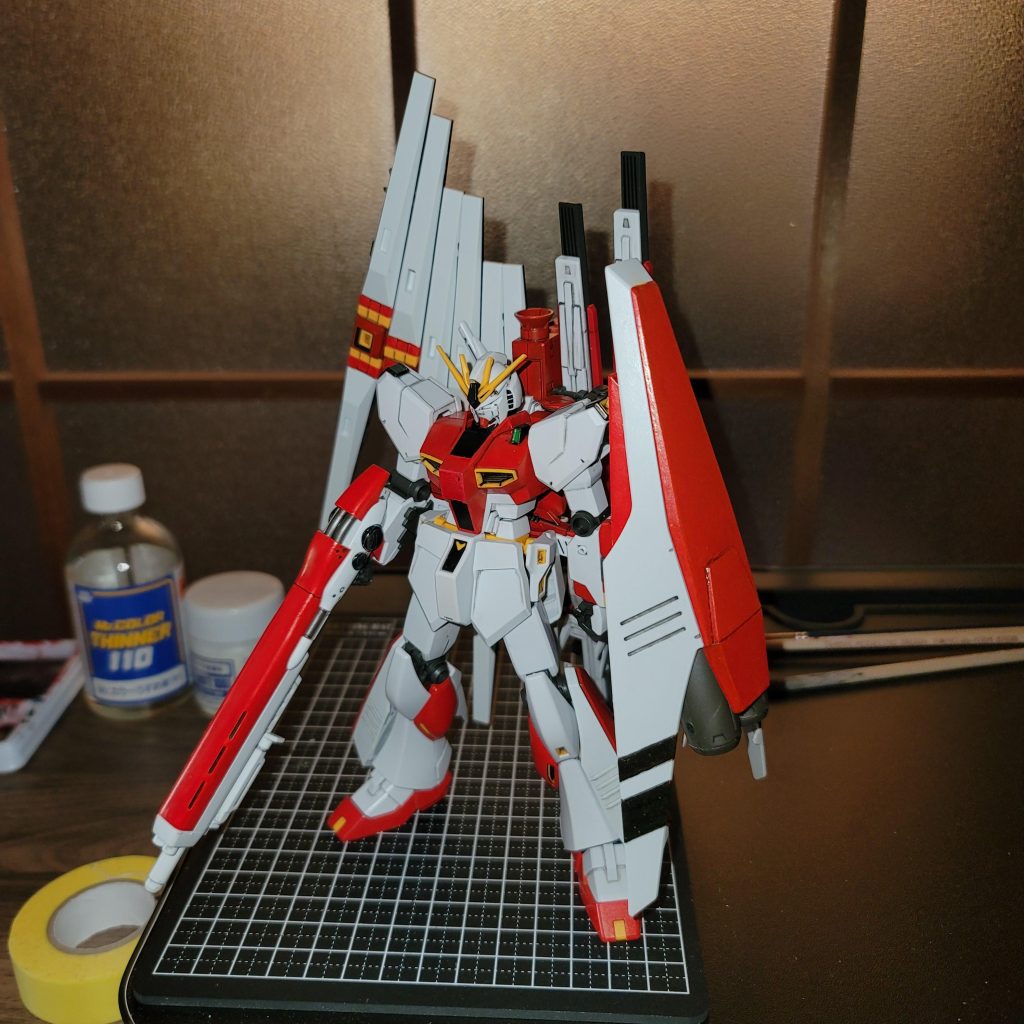 追記HWSのメガビームライフル、シールドメガ粒子砲、フィンファンネル、脚部追加ブースターを装備。胸と腰の追加装甲はスタイル維持の為と、避けるかファンネルでバリア張れば…と思い付けませんでした(笑)気持ち変われば取り付けようかな(^ー^)