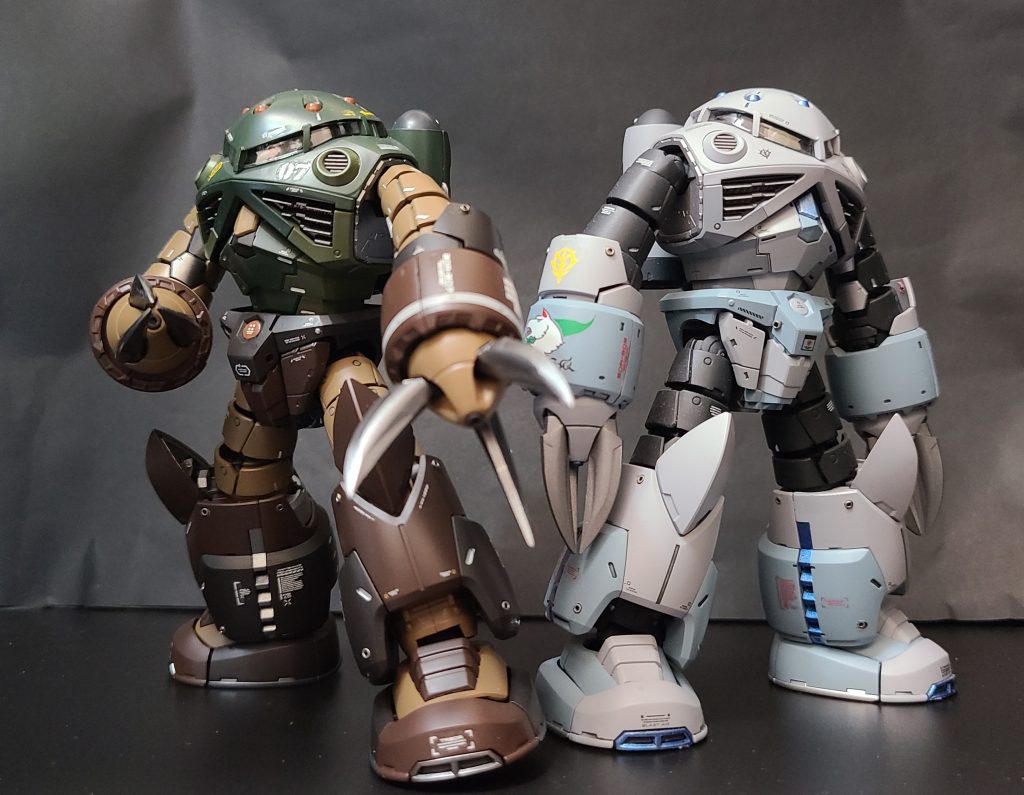 なかなかポージング難しいでした。最後は以前作成したシンマツナガズゴックと2ショット