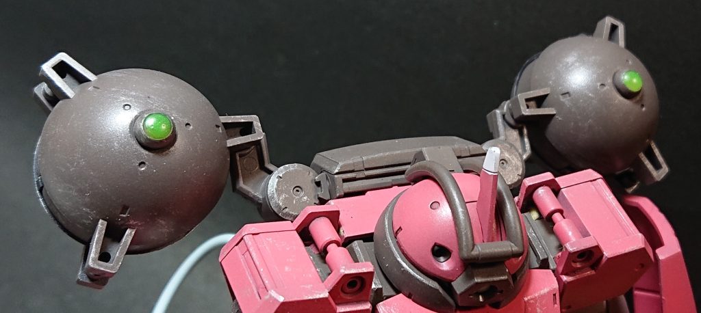 フレキシブルタンクブースター: 可動範囲の自由度が高い推進器で、学園外の無重力空間でも機動力を活かせる高出力ブースター。専用ジョイントからパージして囮にし間合いを詰めるとか、チュチュの性格にあった戦闘スタイルだと思いますよ~