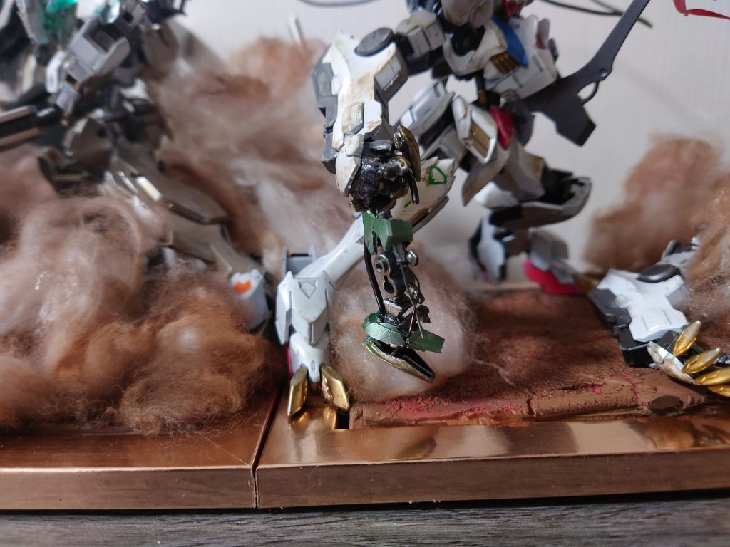 グレイズの頭から脊髄っぽいのはジャンクかき集めて作成🎉