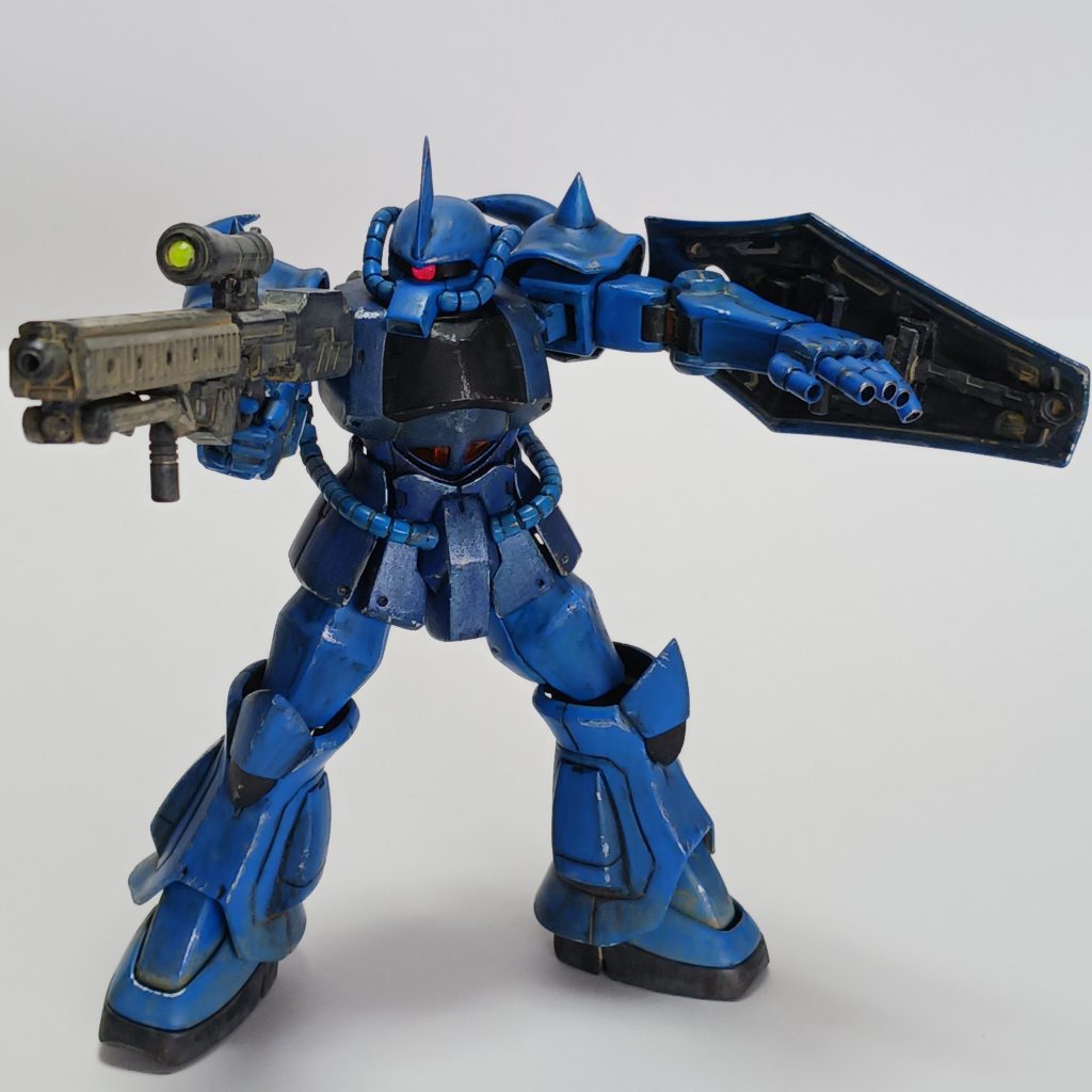 モノアイと、スコープはDAISOラインストーンに蛍光塗料、表面張力仕様です。