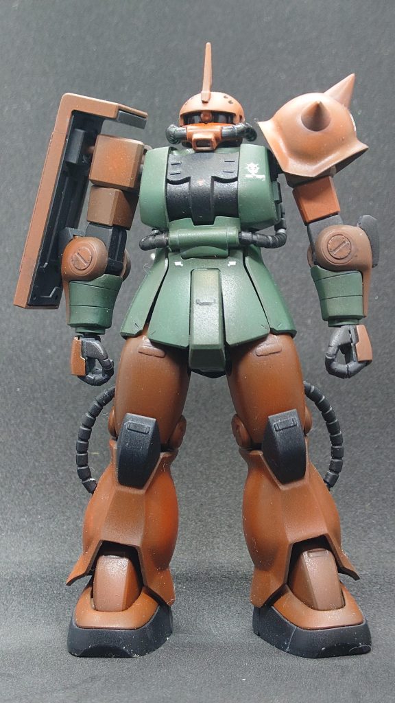 手が遅いので、何とかザクの日に間に合いました。(汗)何と2023年の一作目です。(並行で作っているのもありますが…)