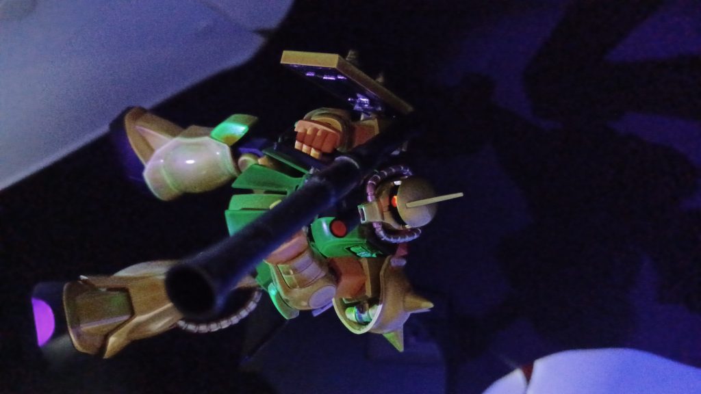 白サフ→蛍光黄色→ゴールド→クリアイエローで、重ねていきました‼️