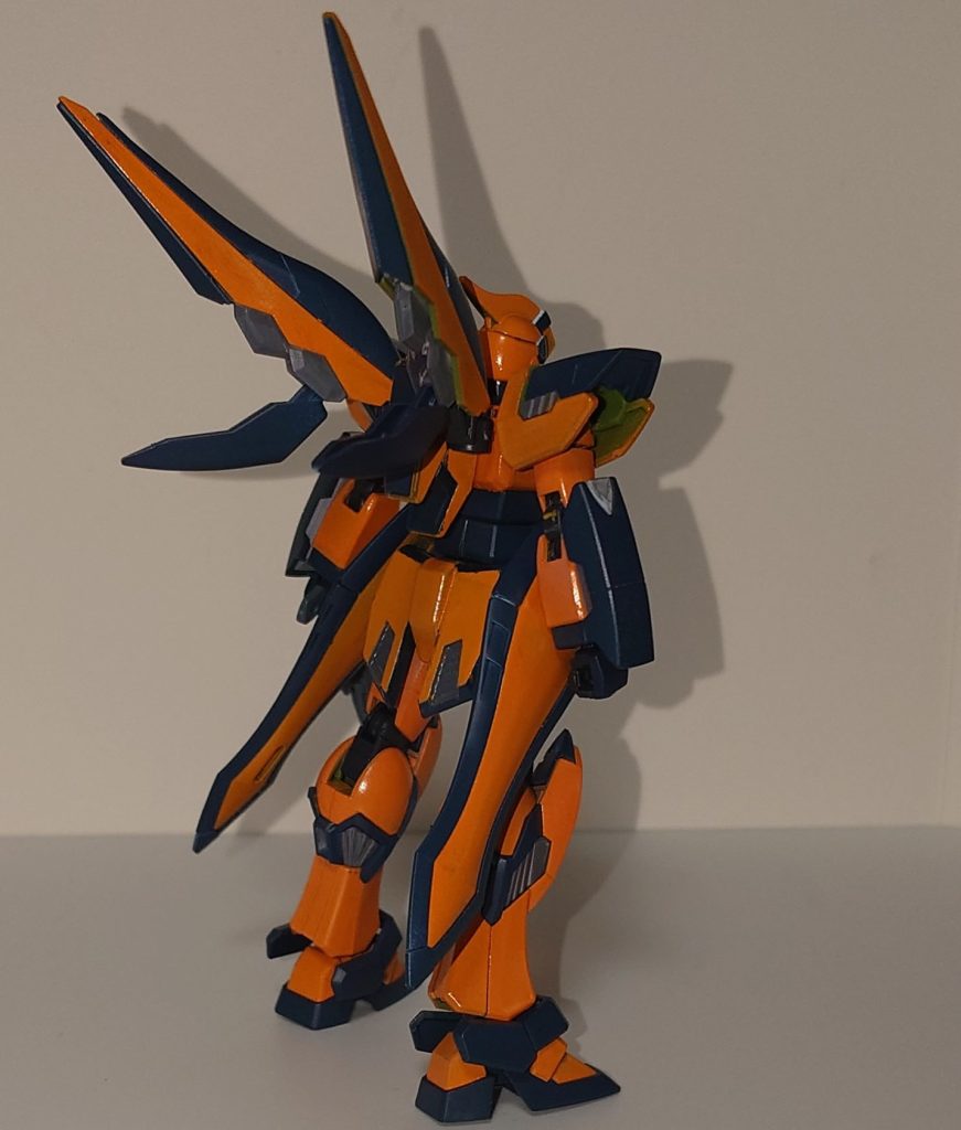 背中。色変えだけなので特筆すべき点はないです。改造してないからいつもより表面がカッチリとして綺麗です。他の写真もですが内側に緑がちょっと見えてしまってますね…