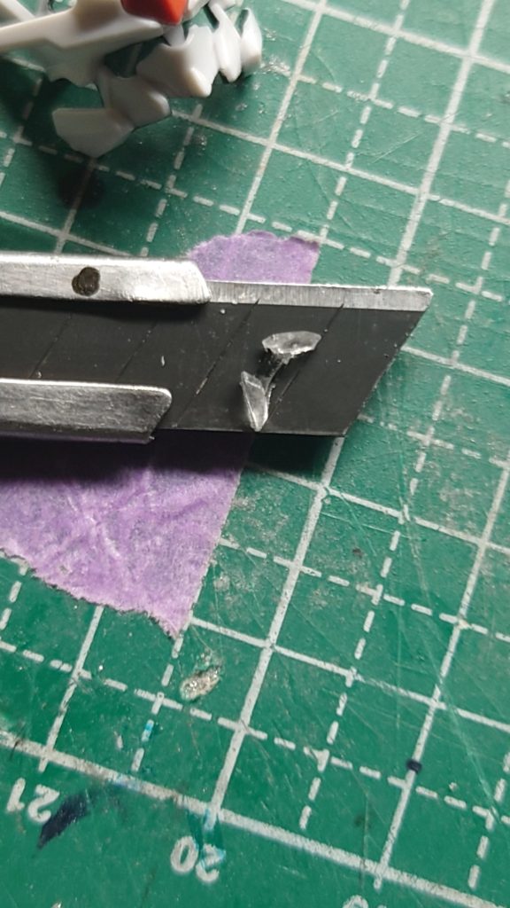 カメラアイと後頭部センサは、百均のUVレジンにて複製。複製にはお湯丸さんの力を借りました。