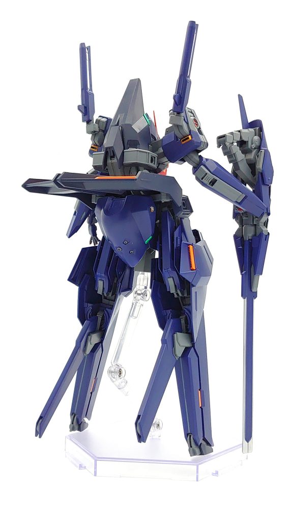 パーツ多いし、塗り分けしないといけない箇所が多くて、フルメカニクスのレイダーよりも大変でした。