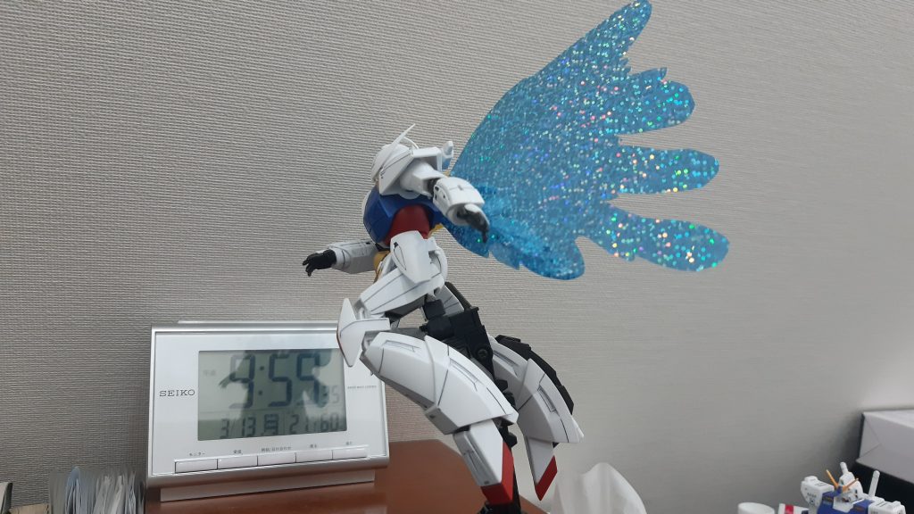 月光蝶は、0.3mmプラ板にホログラム紙を貼って作りました。市販されてるらしいのですが、このご時世、手に入りません。。