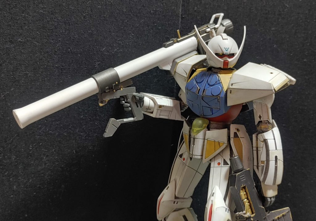 宇宙世紀　初代ガンダムのバズーカ∀ガンダムのために作られたのでは?　と思ってしまうほど肩にピッタリハマります。
