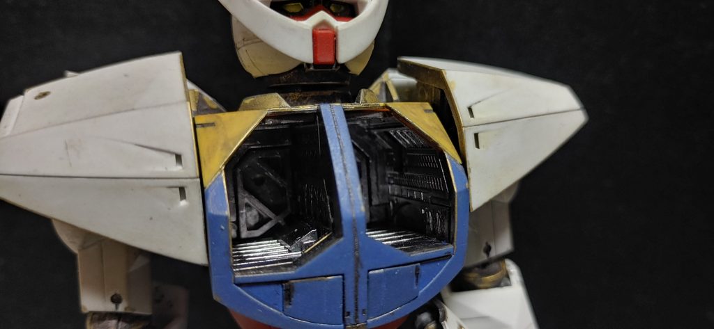 胸部の内部までしっかりと塗装