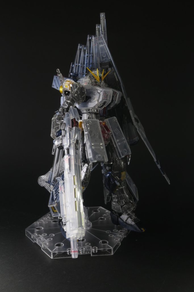 素体のνガンダムのまま飾りたい気持ちがあるので、もう一つ欲しいところ。って、今売り切れてるのか!再販されることを願います。以上です。お読みいただきありがとうございました!