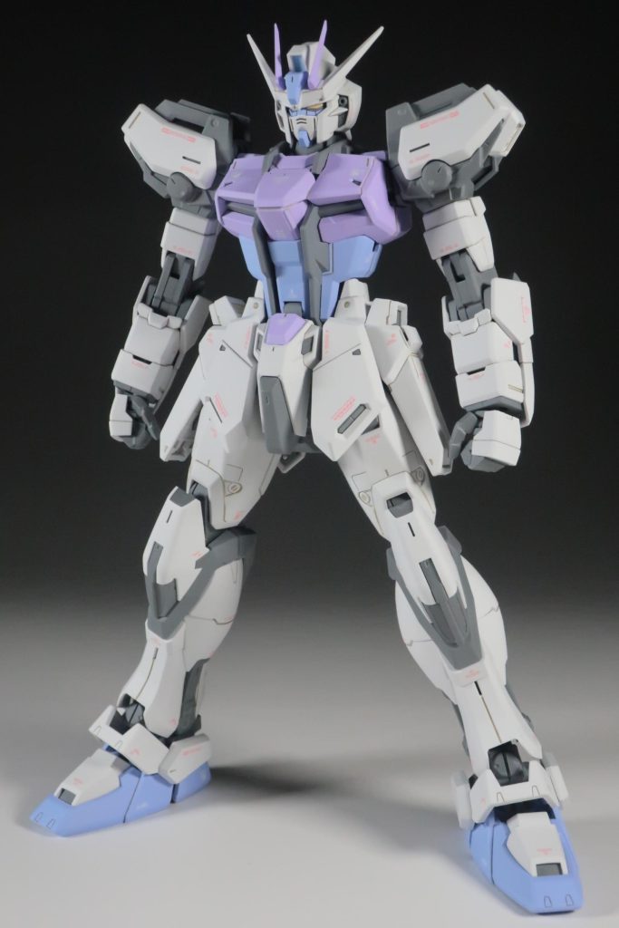 ストライク本体カラーリングが似てるけどディアクティブモードではございません