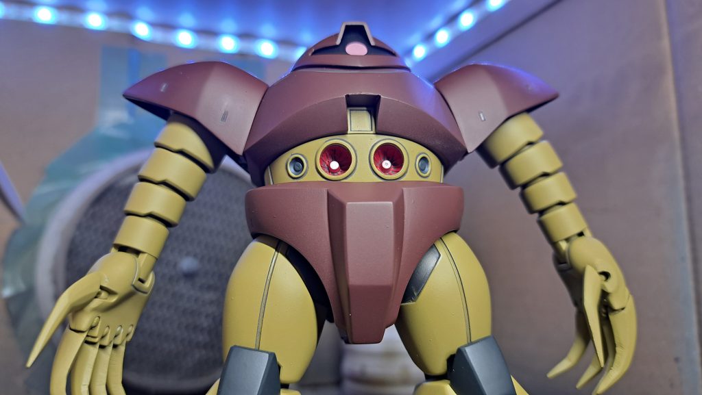 調合が大変そうなので似た色ブラウンとダークイエローダークイエローなんて30年前の塗料ですよ、使えるんですね