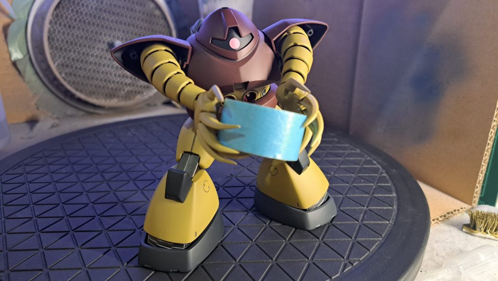 廻りに丸いものがなかったのでテープで