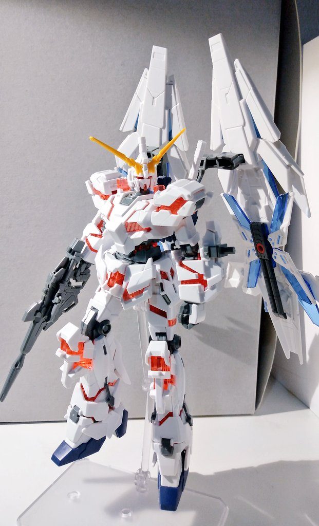 当時はフェネクスみたいな形で作ろうと思ってたのですが、気が変わりました。この状態も結構好きです。