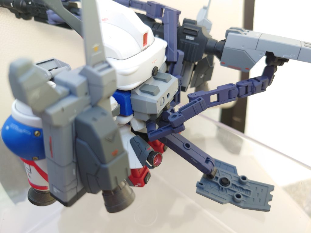 地上でバズーカを運用時の支えてきな物となります