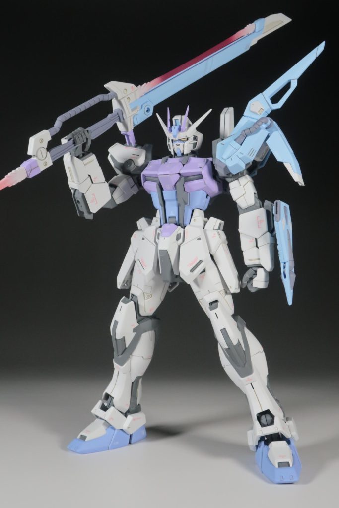 ソードストライク差し色に白を入れてます