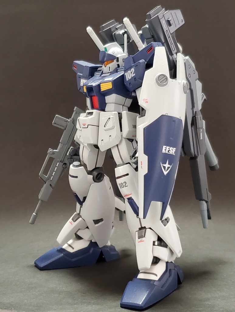 今回はジムカスタム高機動型をベースに、さらに改修した機体というコンセプトで拠点強襲型を制作してます👍新たに仕上げた箇所は、背負っているバックパックです😅バックパックは8年近く前に購入し、未だに手を着けていなかったパワードジムカーディガンから頂きました✨残った本体は通常のパワードジムとして制作予定なので問題なしです👍ビームキャノンはキットから、ハイパーバズーカは、これまで作ったガンダムmkIIで残ったものを使用してます🎵