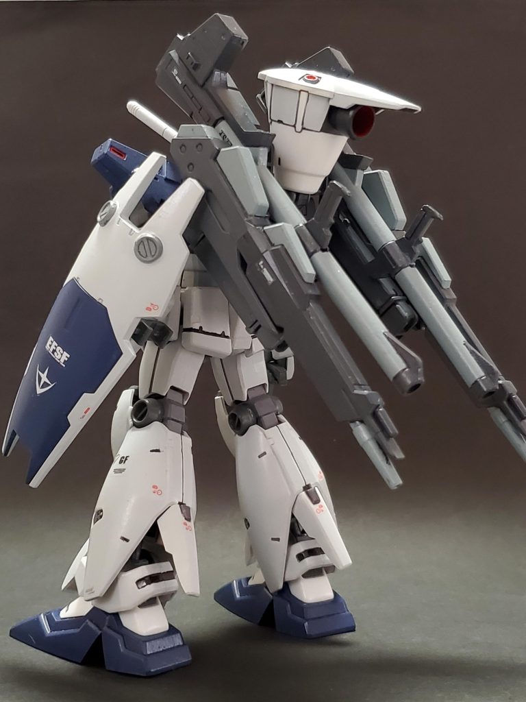 Liaviewです😊🎶バックパック背部にはブースターポッドを一基接続✨ピンバイスを使って楽々装着です~😊今回一番苦心したのは、バックパック🎒と背中のジョイントです😢結果として、カスタムの背中に連結穴3㎜を増やし、🎒にも穴を開け、ランナーを切り落としてはめ込み接続させてます💦でも、このお陰でグラつく事なく重量にも負けず背負えています👍✨