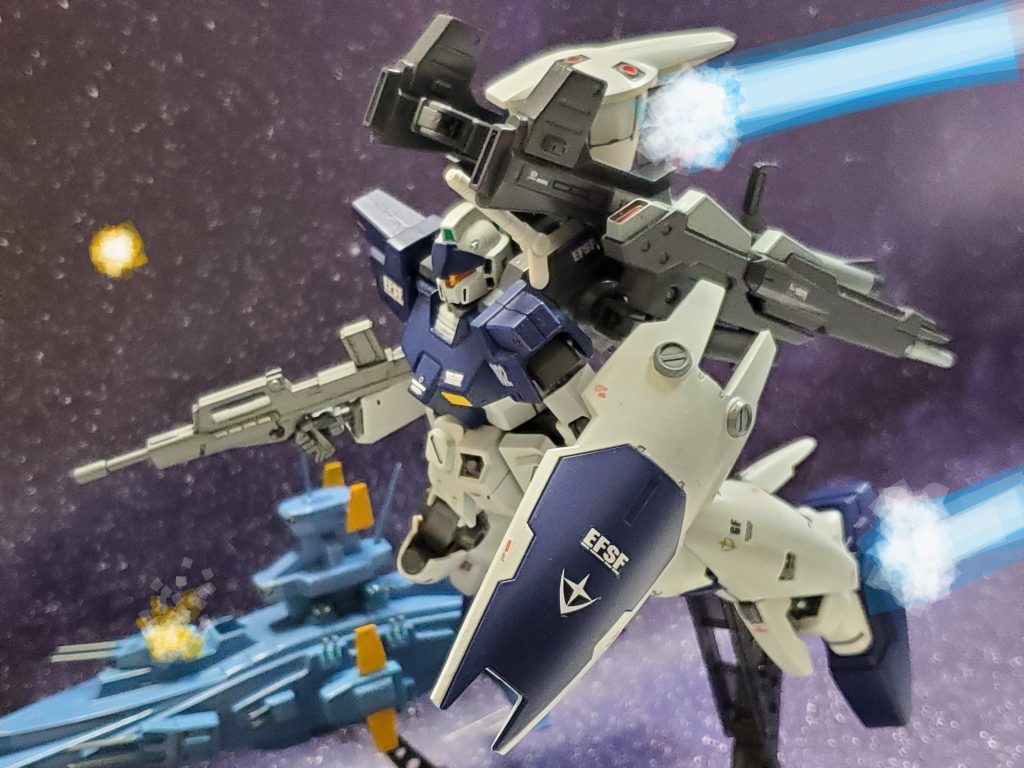 月面への落下コースから地球落下コースへと軌道が変わったスペースコロニー…😓コンペイトウからの追撃艦隊とデラーズフリートとの戦闘宙域に到着するハインツ・ベア大尉👍✨試作アサルトブースターを背負ったジムカスタムは、現地仕様による簡易拠点強襲型である😎✨