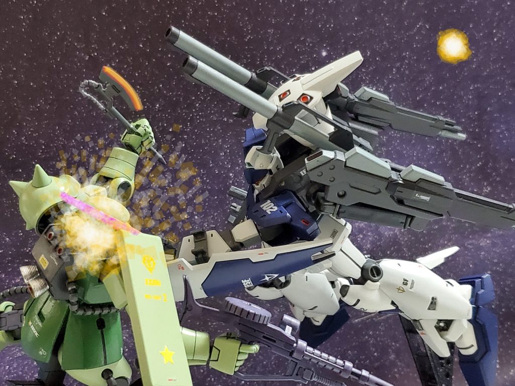 コロニーを目指すも、次々に襲いくる猛者の攻撃に一瞬の油断も許さない状況💦…その時❗危険を知らせる警告アラームがコックピット内に鳴り響く⚠️