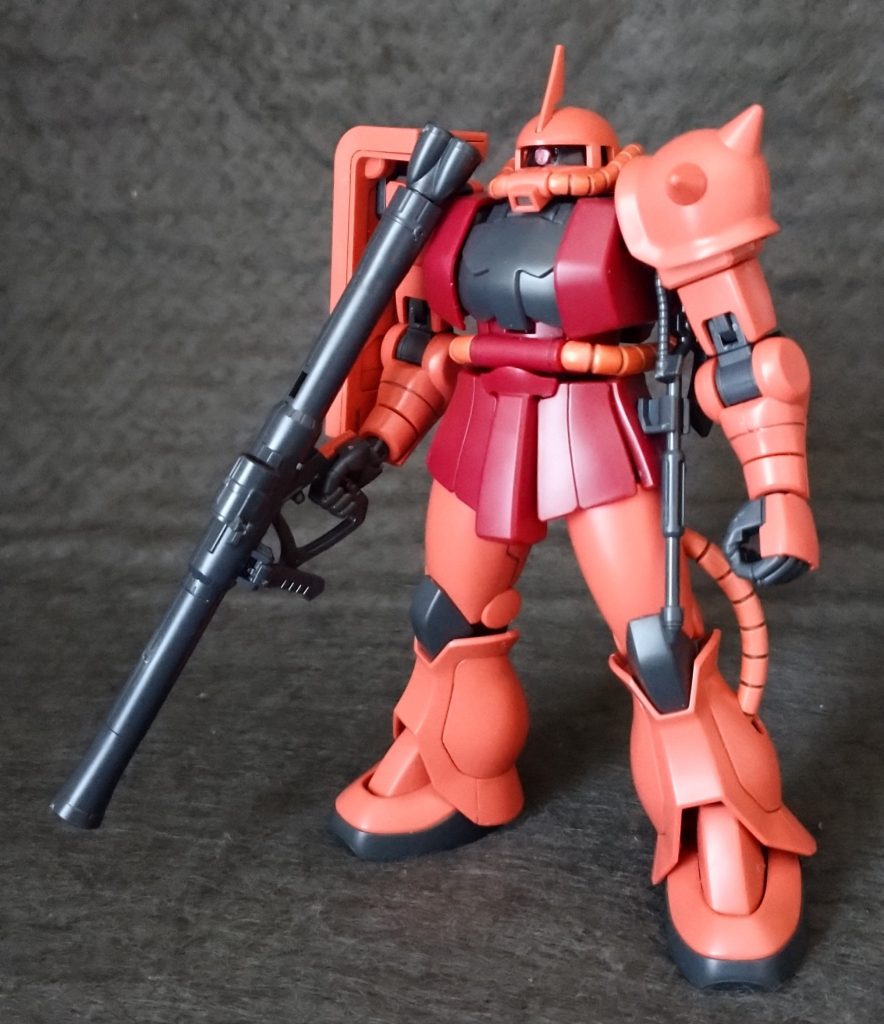 モノアイは､穴を開けてビームサーベルの刃を差し込んで立体化してます あとは､スパイクアーマーと太もものパーティングラインをヤスリがけで消した程度です