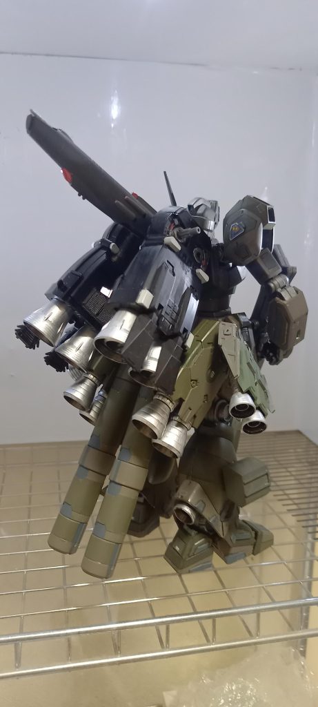 高機動突貫型②斜め後ろから、バックパックはHG Ex-Sから差し替え出来るようにジョイント制作してあります。レッグマイクロミサイルはスクラッチです。