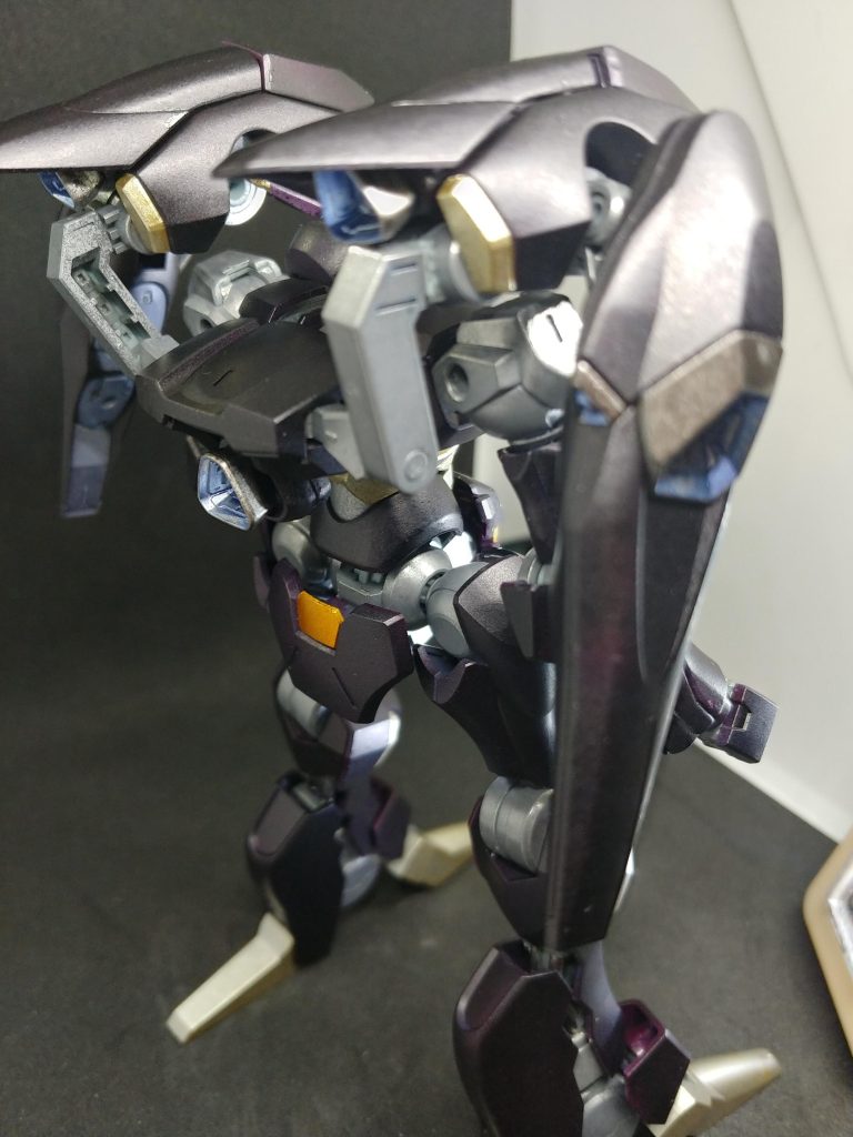 直接光の元だとまぁ濃い紫ですけど黒っぽくも見えるし思った感じに出来たかなと武器関係はまだ塗装してません。