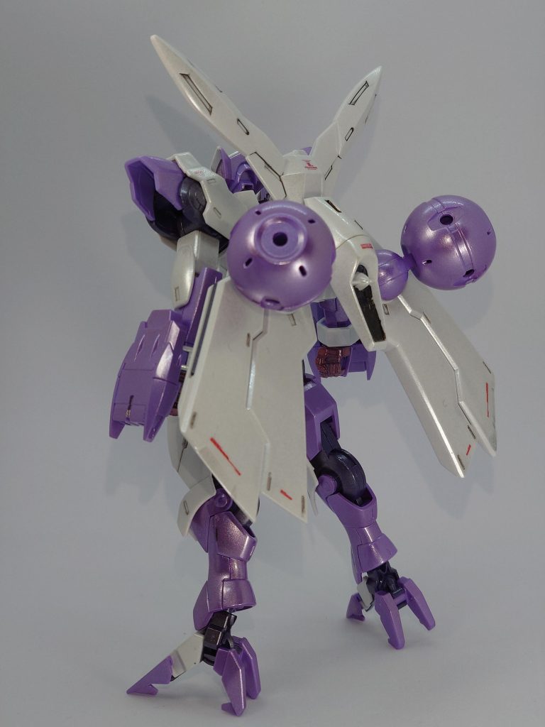 バックショットです。曲面主体なのでパール感が比較的出ているような。